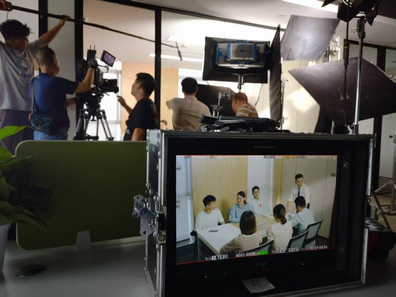 朝阳TVC拍摄公司：科技产品视觉化大师，诠释未来感与功能美学
